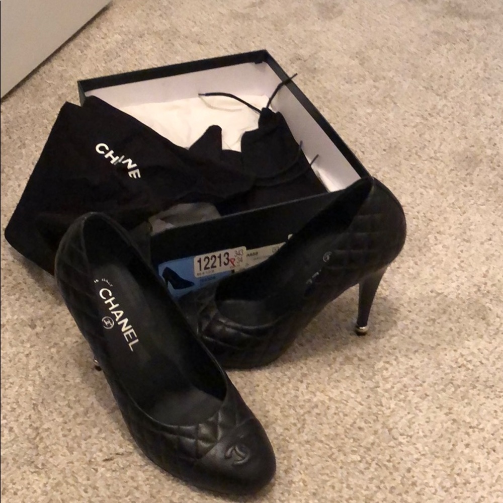 Chanel black pumps